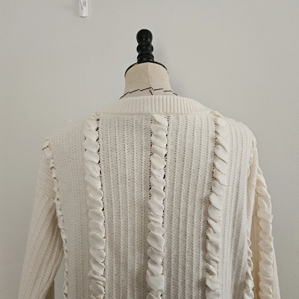 Club Monaco Ivory Woven VNeck Sweater